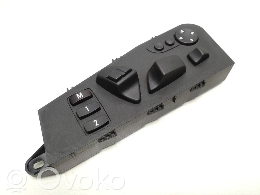 Seat control switch   6980912