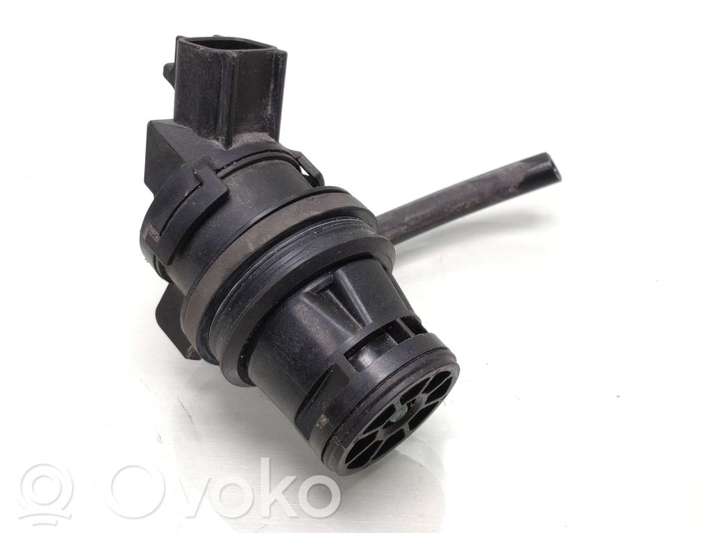 Toyota iQ Windscreen/windshield washer pump 