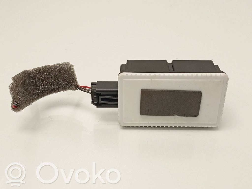 Volvo V70 Door central lock control unit/module 
