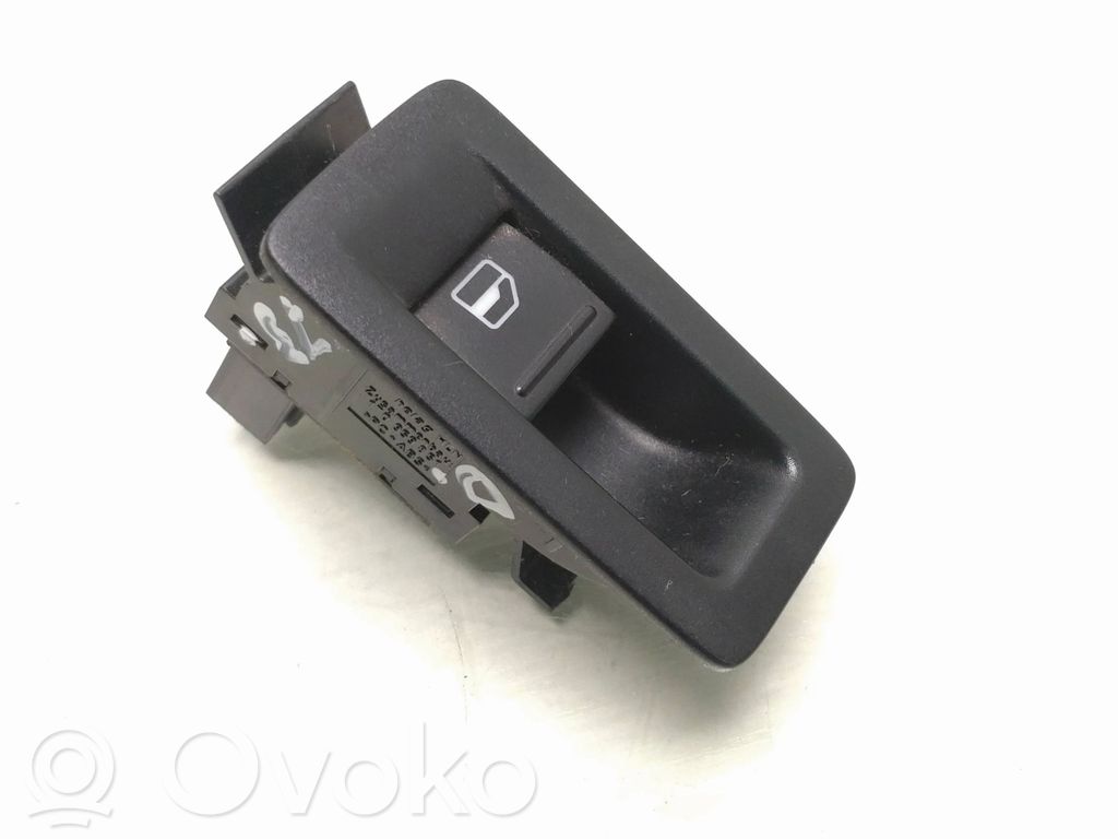 Volkswagen Touran I Electric window control switch 
