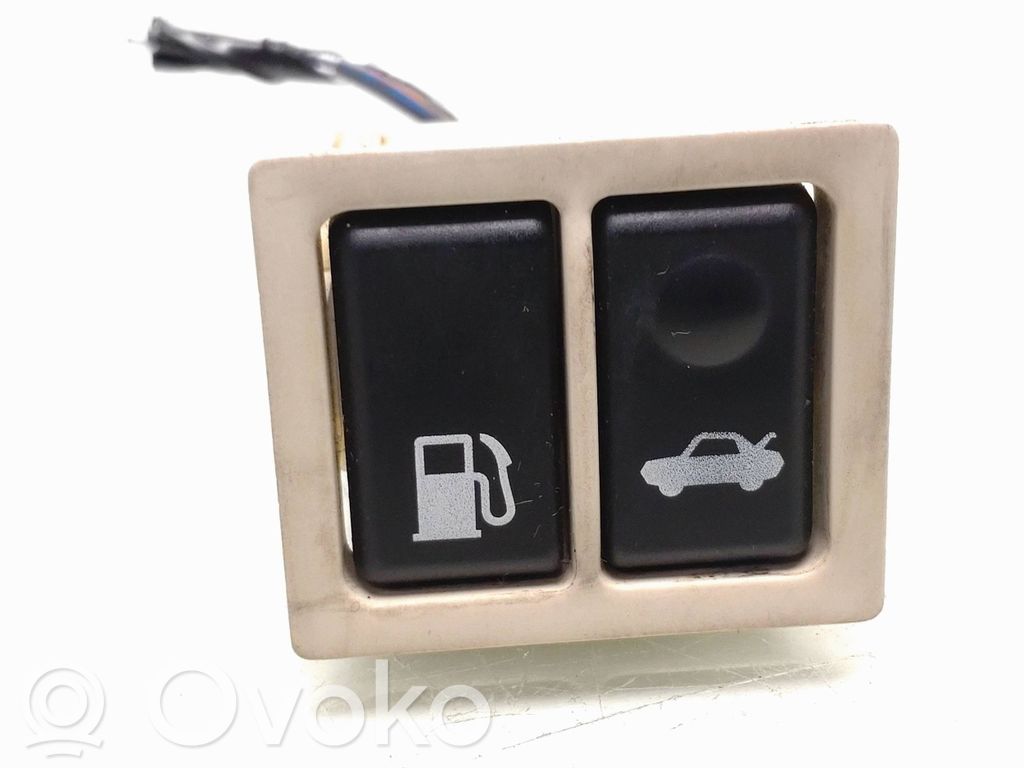 Lexus SC 430 Fuel tank opening switch 