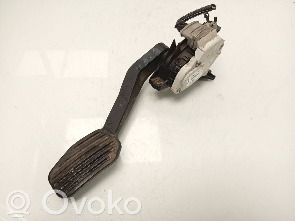 Volvo XC70 Accelerator throttle pedal 
