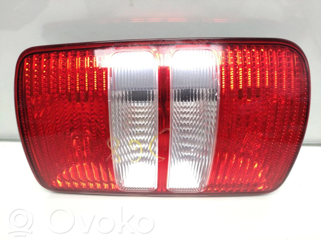 Volkswagen Caddy Aizmugurējais lukturis virsbūvē 