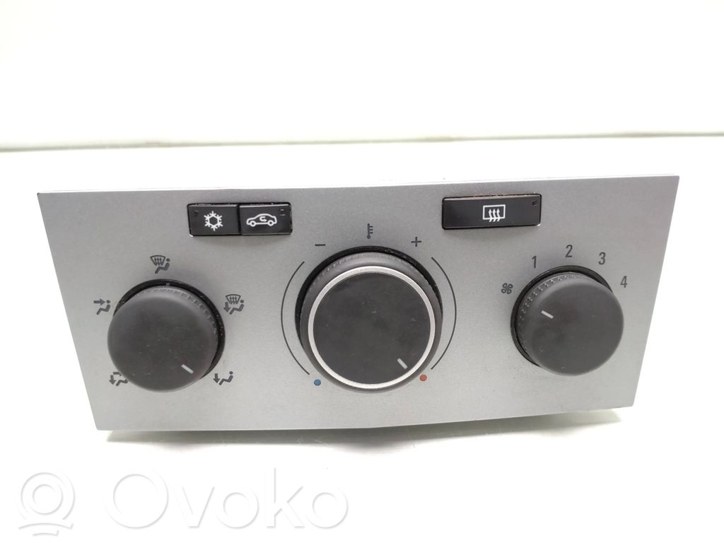 Opel Zafira B Climate control unit 
