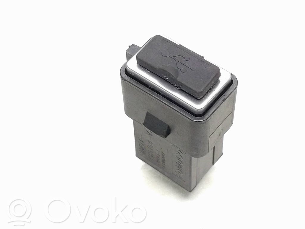 Enchufe conector USB   8M5T19A164VA,8M5T19A164VA