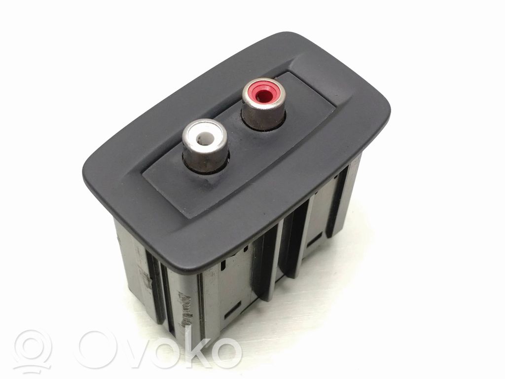 Renault Kangoo II AUX in-socket connector 
