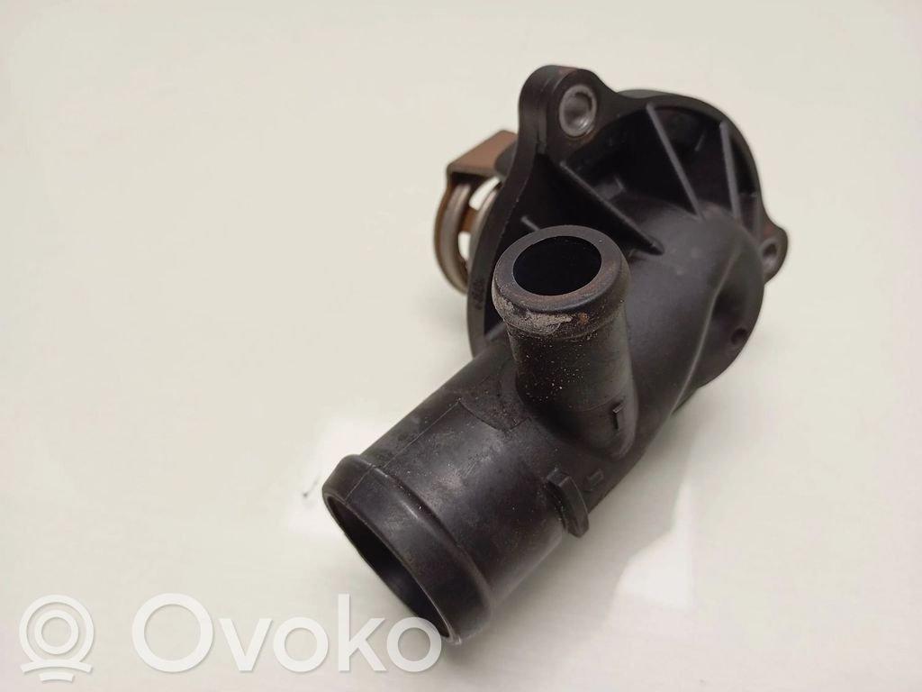 Audi A5 8T 8F Termostats / termostata korpuss 