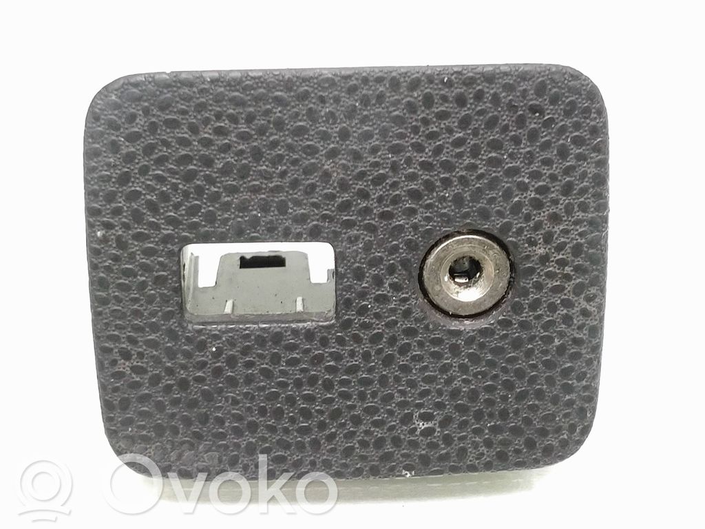Ford Focus AUX in-socket connector 