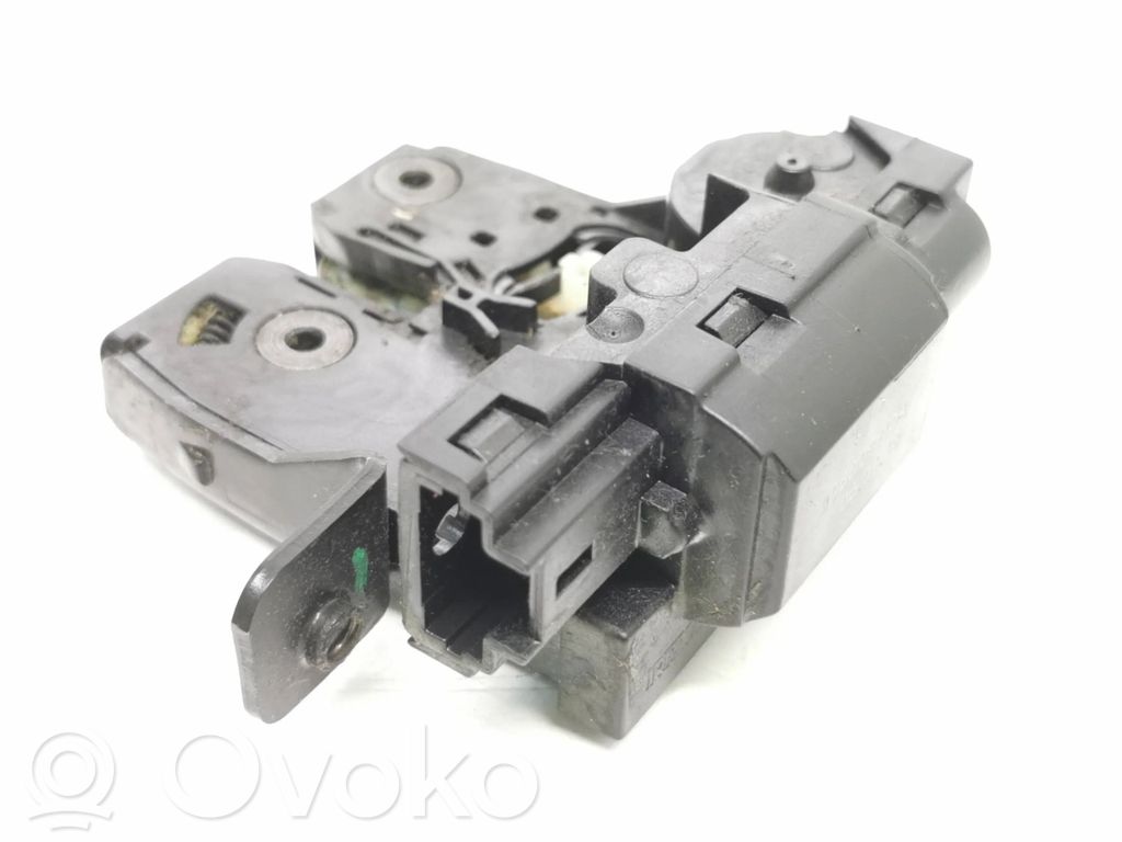 Zamek klapy tylnej / bagażnika   90502EY10A,90502AV70A,90502AV720,90502ED00A,90502ED00C,90502EY11D