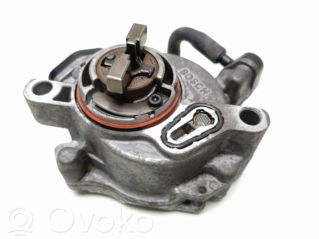Ford Focus Vacuum pump 