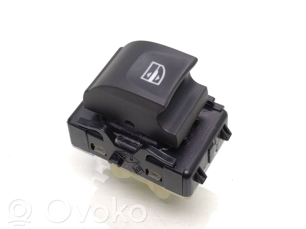 Renault Captur Electric window control switch 