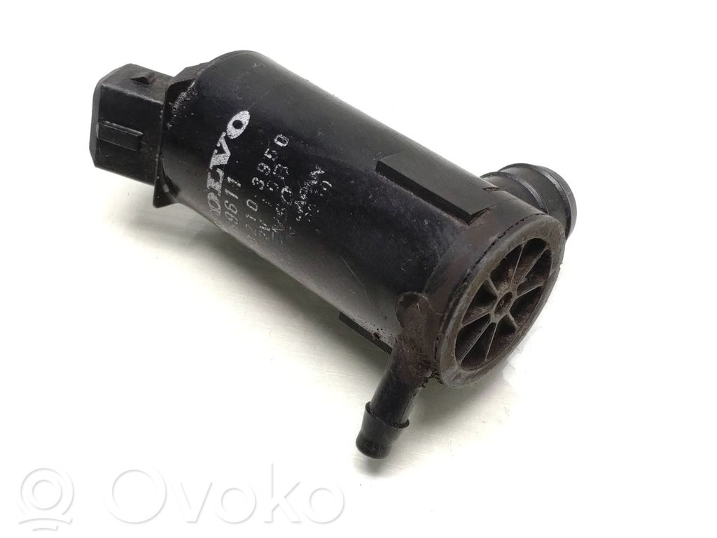 Volvo XC70 Windscreen/windshield washer pump 