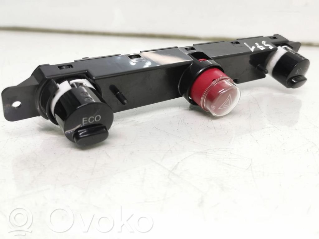 Fiat 500 Hazard light switch 