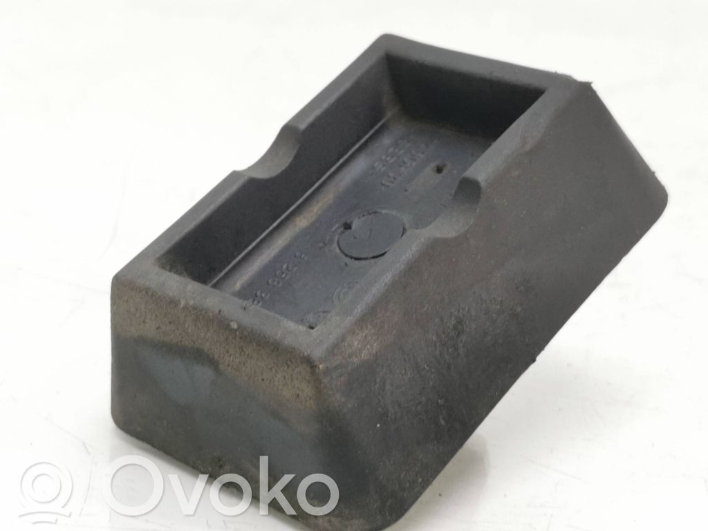 BMW X3 E83 Jacking socket point 
