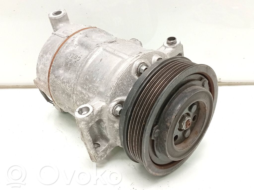 Volvo V40 Air conditioning (A/C) compressor (pump) 