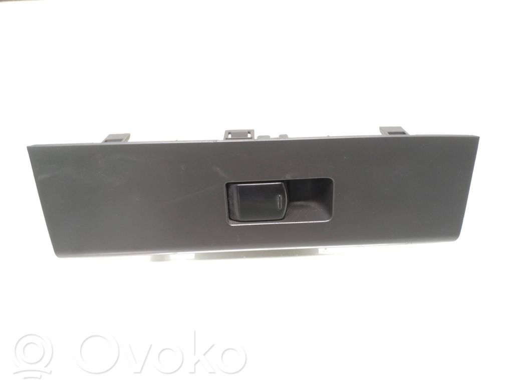 Nissan Navara D40 Electric window control switch 