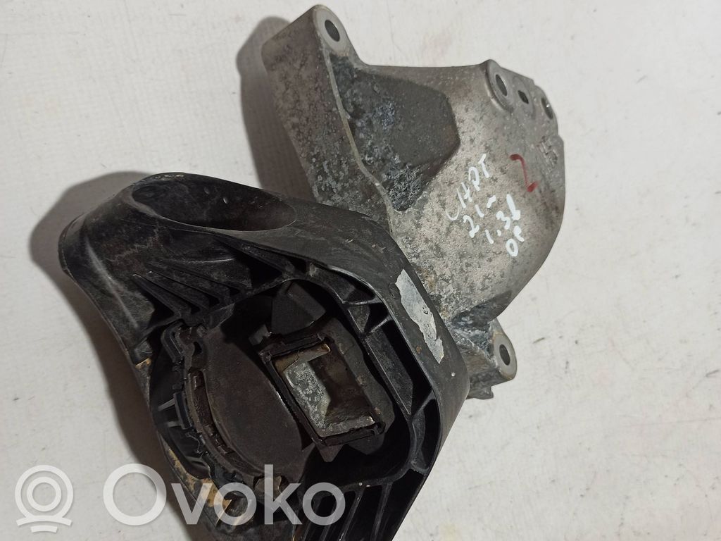 Renault Captur II Engine mount bracket 