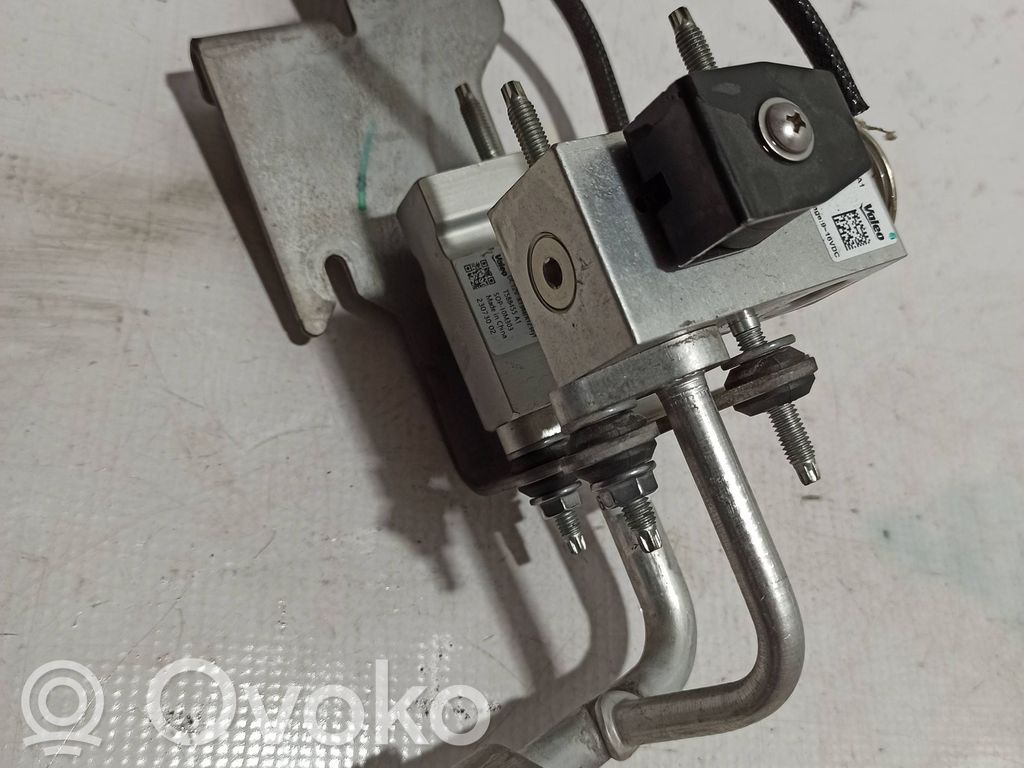 Peugeot 208 II Air conditioning (A/C) pipe/hose 