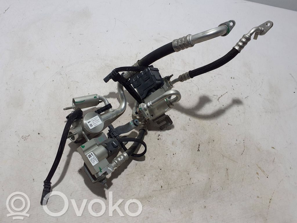 Peugeot 208 II Air conditioning (A/C) pipe/hose 