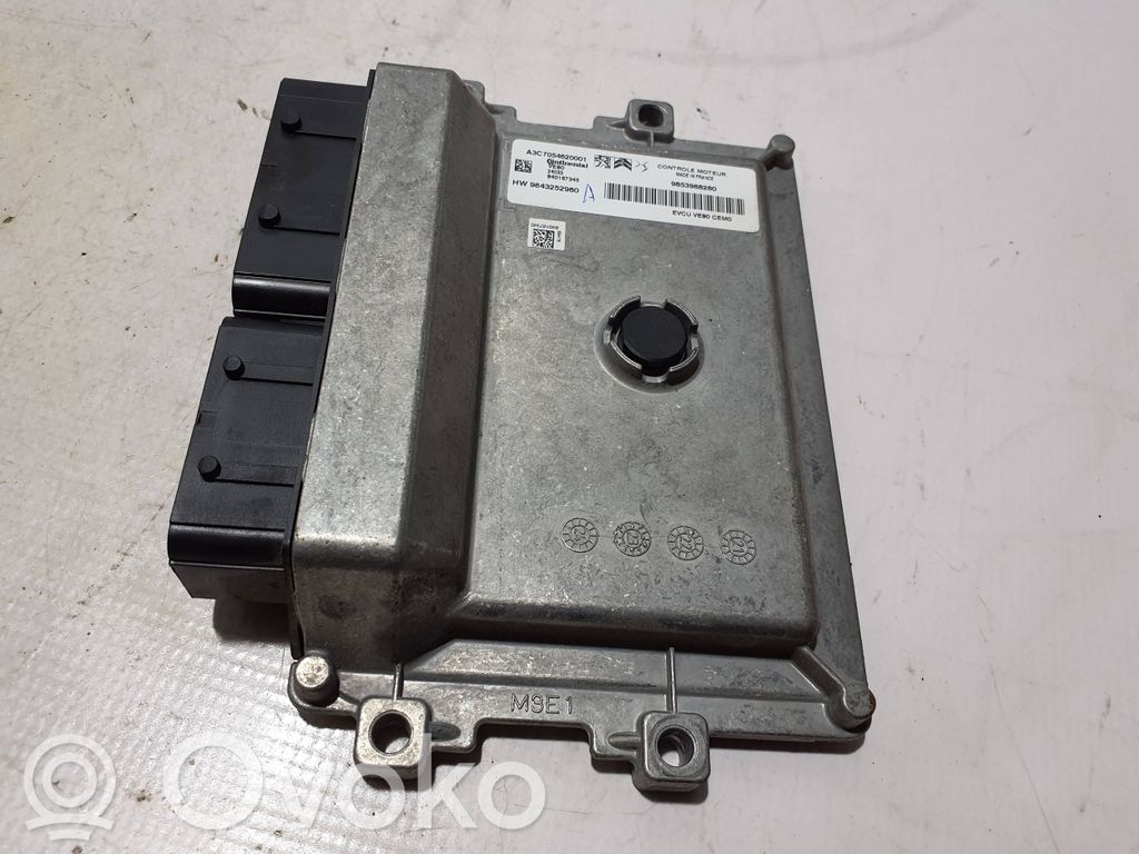 Peugeot 208 II Engine control unit/module 