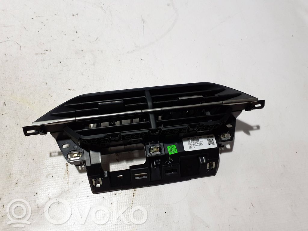 Peugeot 208 II Dash center air vent grill 