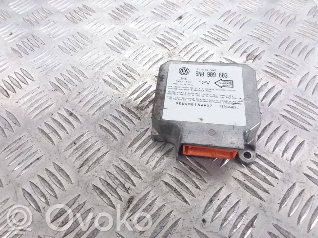 Volkswagen Sharan Oro pagalvių valdymo blokas 