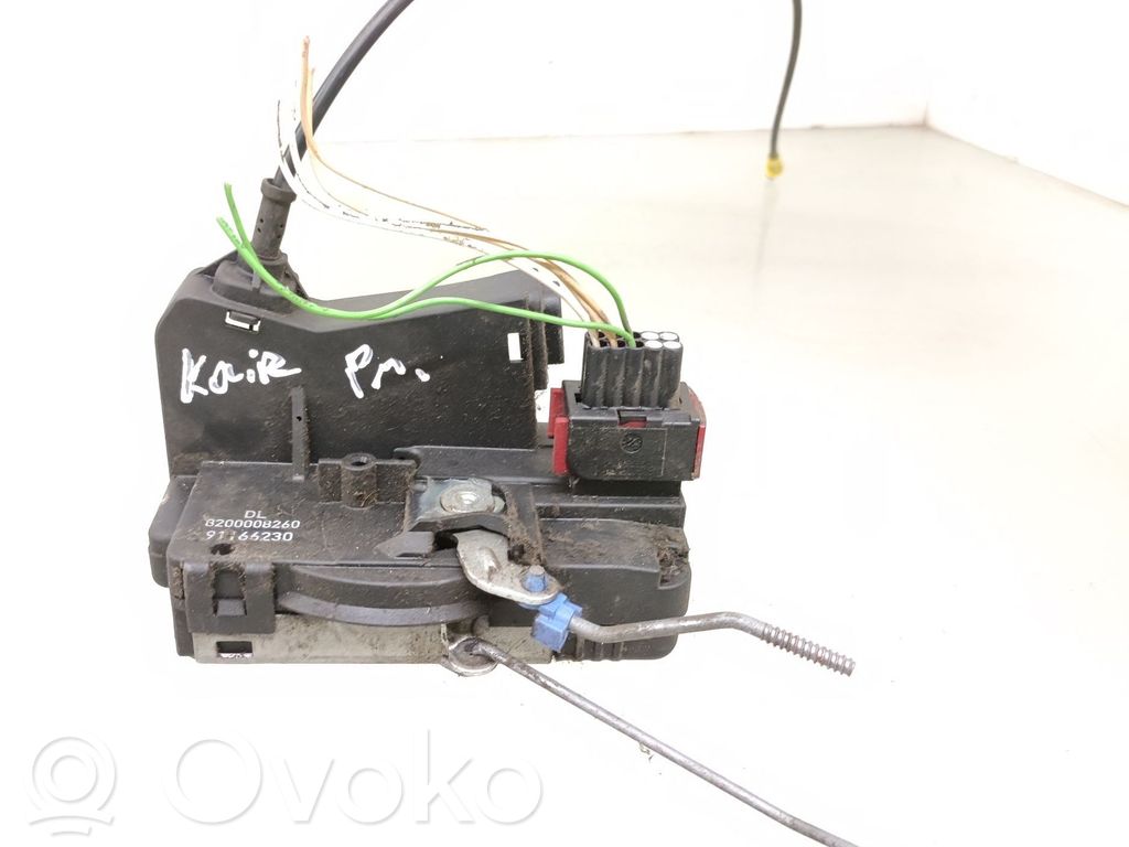 Opel Vivaro Front door lock 