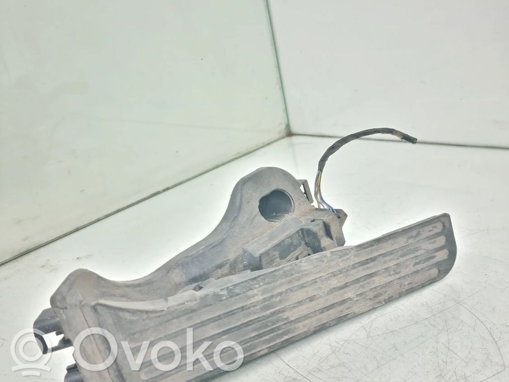 Volkswagen PASSAT B6 Accelerator throttle pedal 