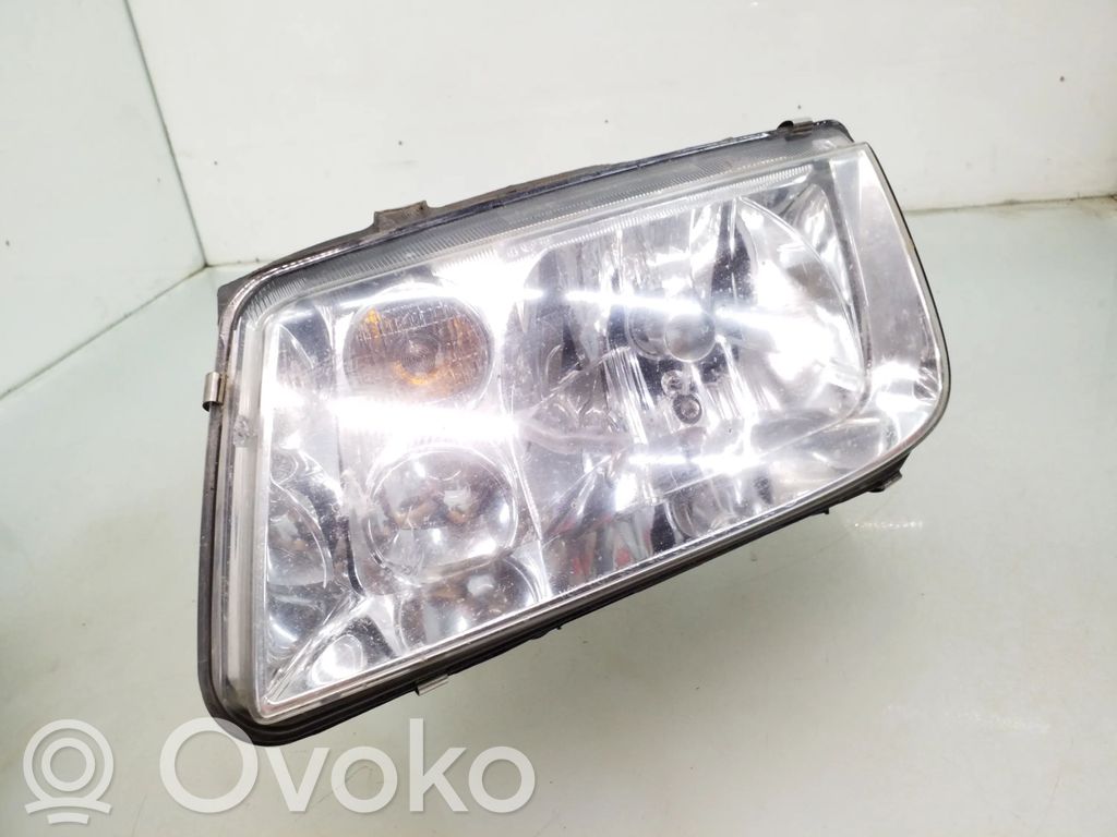 Volkswagen Bora Lampa przednia 