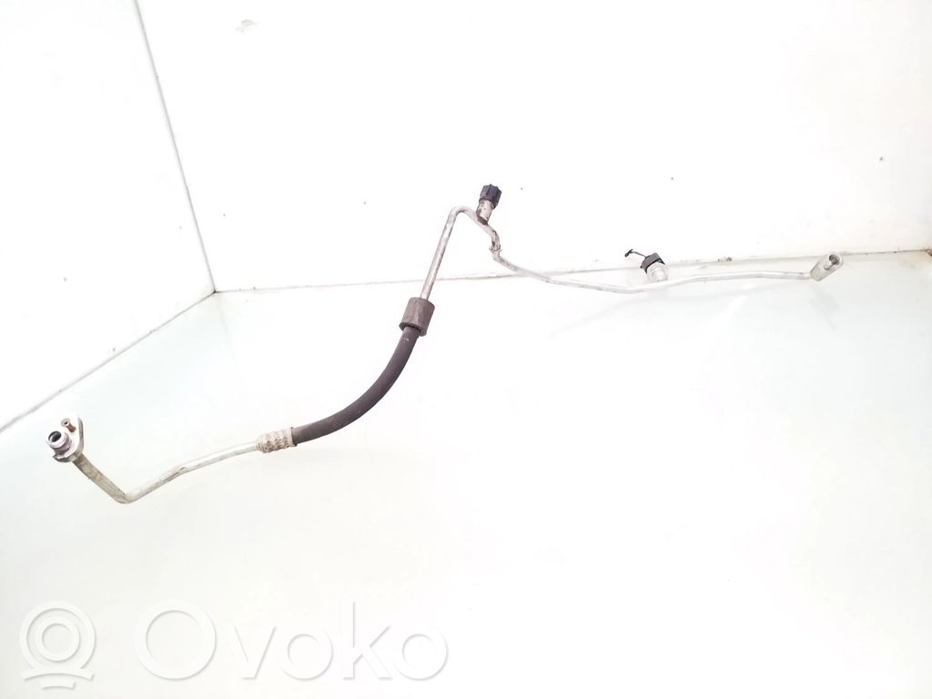 Volkswagen PASSAT B8 Air conditioning (A/C) pipe/hose 