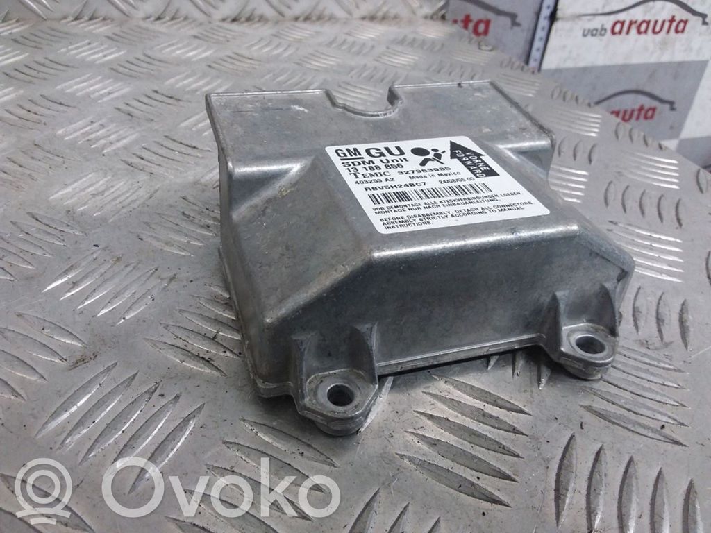Opel Zafira B Airbag control unit/module 