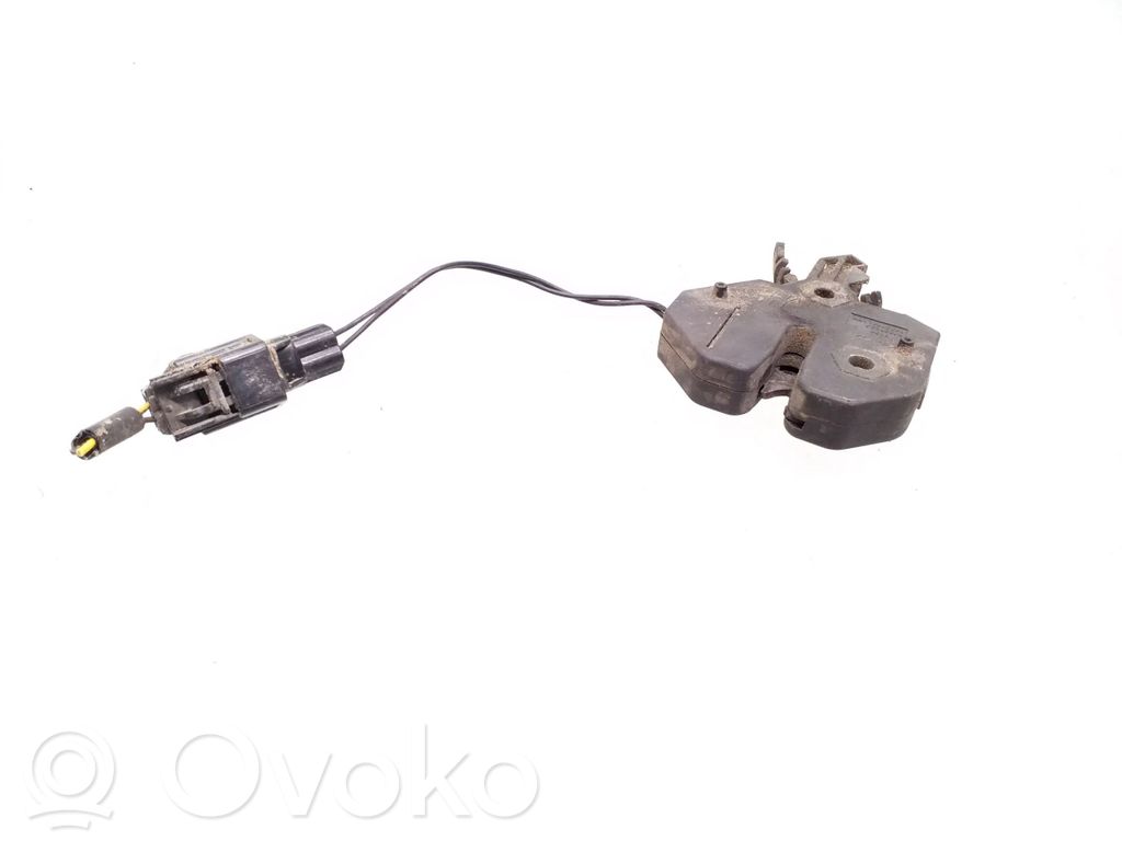 Volvo V70 Spyna variklio dangčio 