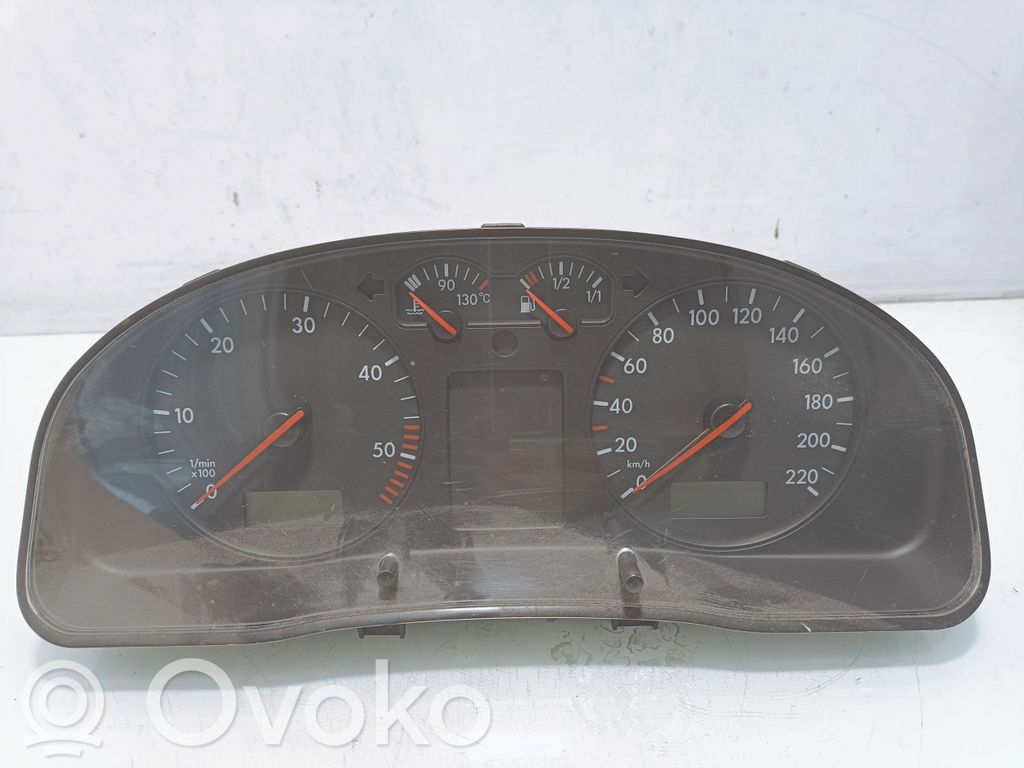 Volkswagen PASSAT B5 Speedometer (instrument cluster) 