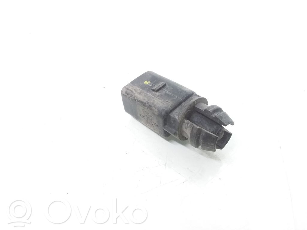Volkswagen PASSAT B6 Outside/exterior temperature sensor 