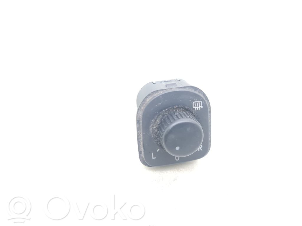 Volkswagen Golf V Wing mirror switch 