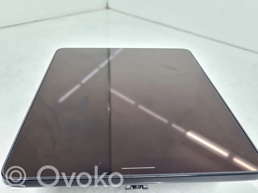 Polestar 2 Screen/display/small screen 
