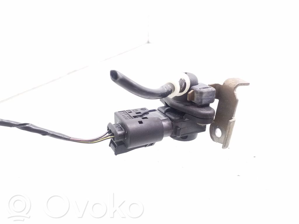 BMW 1 E81 E87 Vacuum valve 