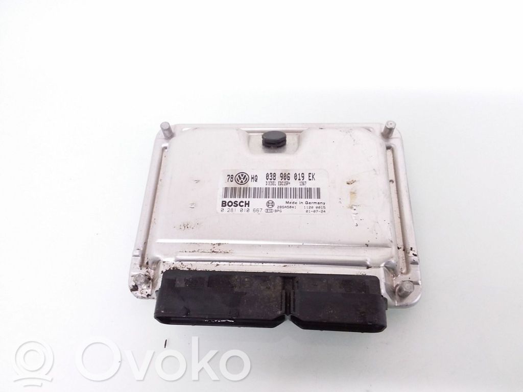 Volkswagen PASSAT B5.5 Engine control unit/module 