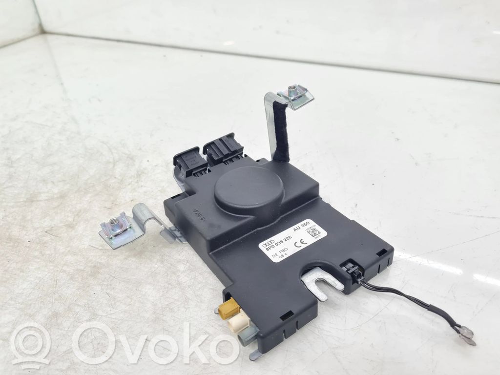 Audi A3 S3 8P Aerial antenna amplifier 