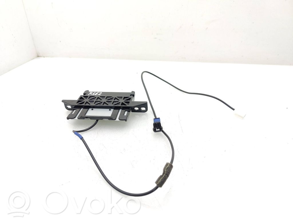 Toyota Yaris Aerial antenna amplifier 