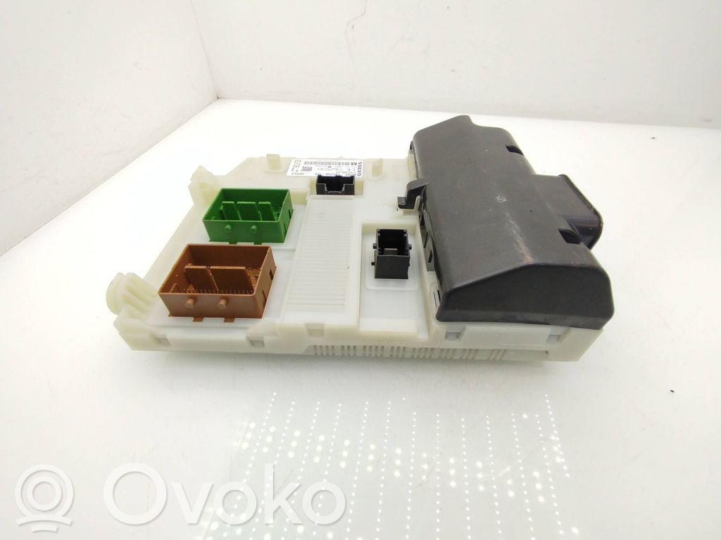 Volvo V60 Fuse module 