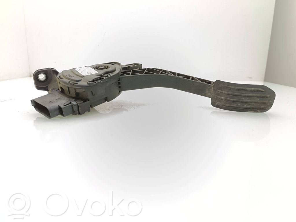 Volvo V60 Akseleratora pedālis 