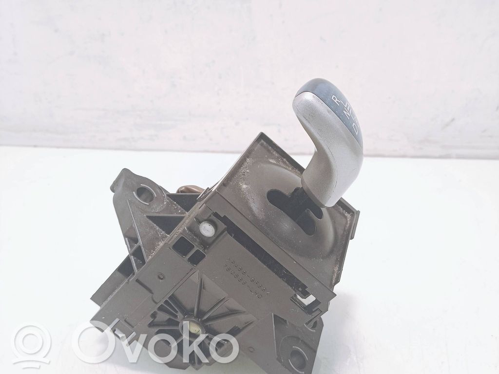 Toyota Prius (XW30) Gear shifter/selector 