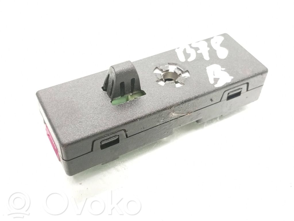 Volvo V40 Antenos stiprintuvas 