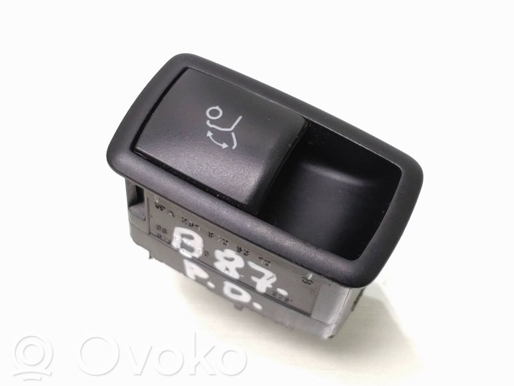 Przełącznik / Przycisk otwierania klapy bagażnika   A2518706310,03127160