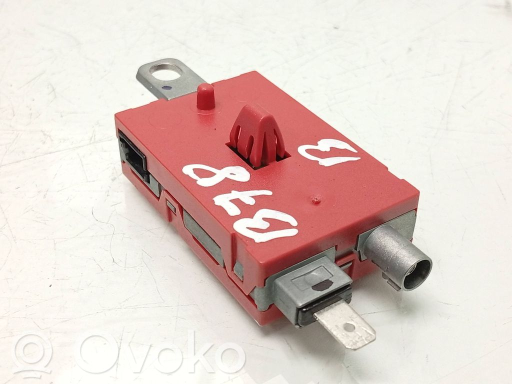 Volvo V40 Antenos stiprintuvas 
