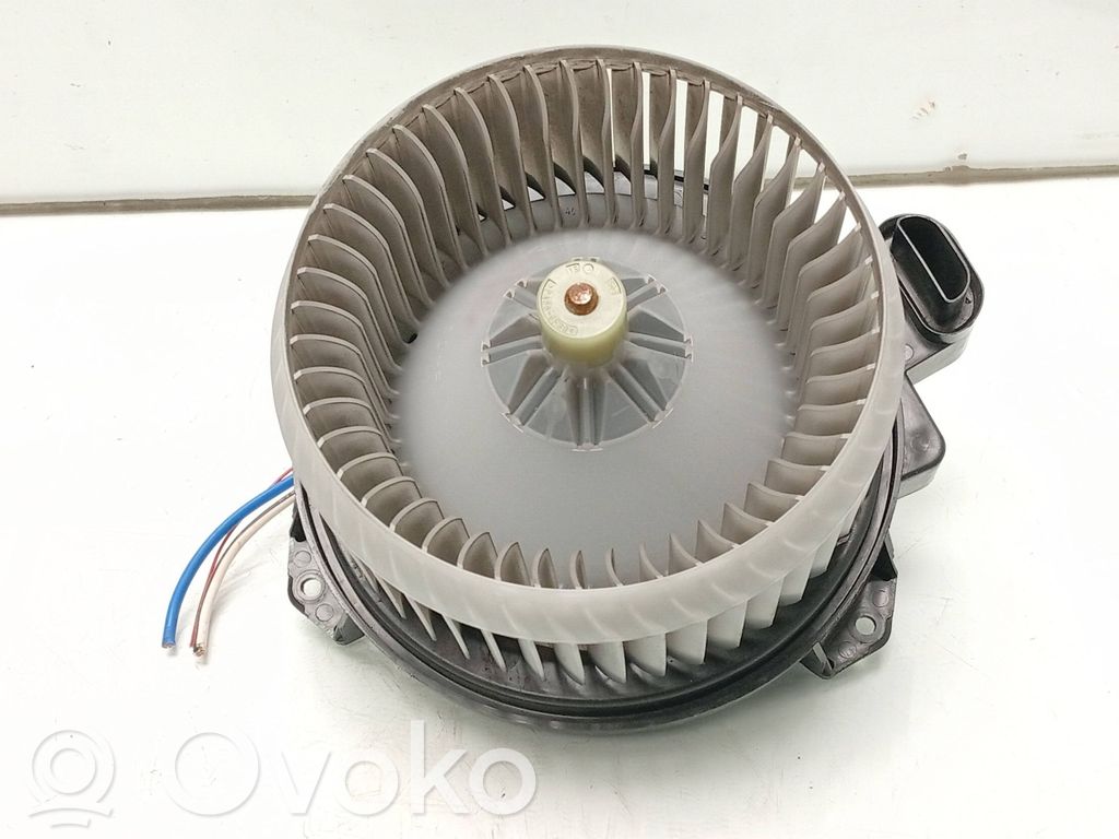 Toyota Auris E180 Mazā radiatora ventilators 