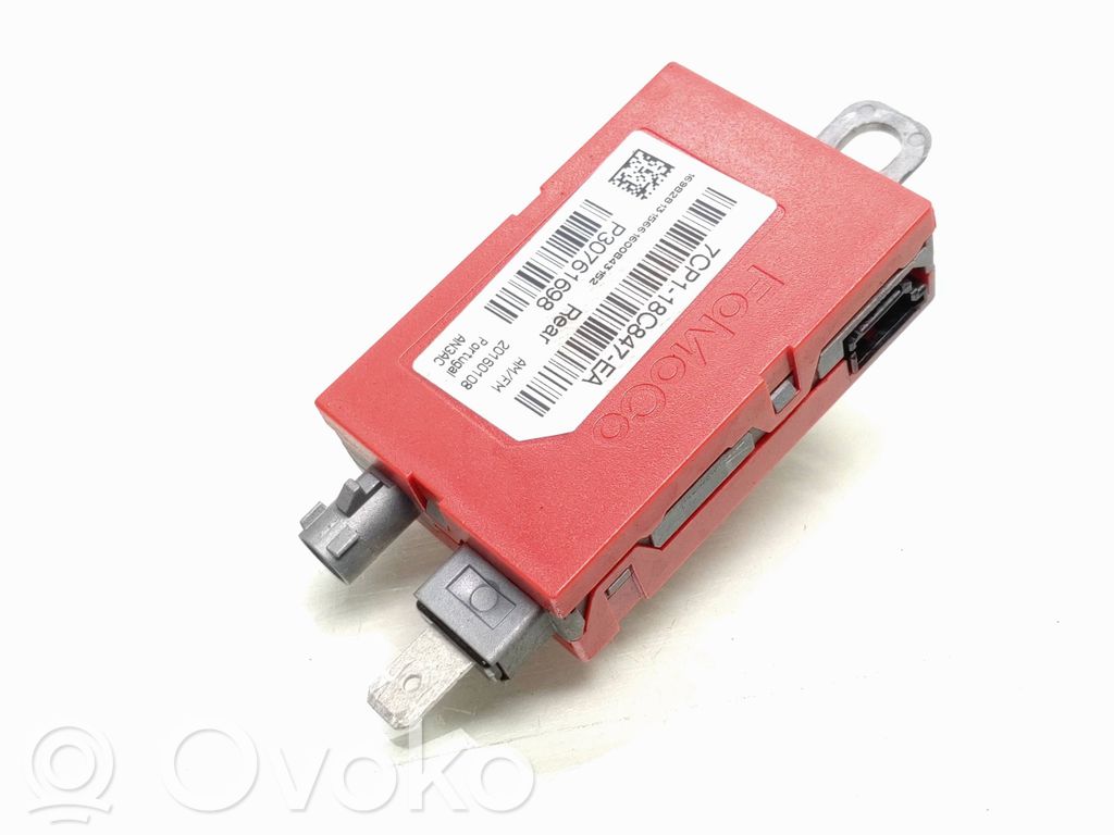 Volvo V40 Antenos stiprintuvas 