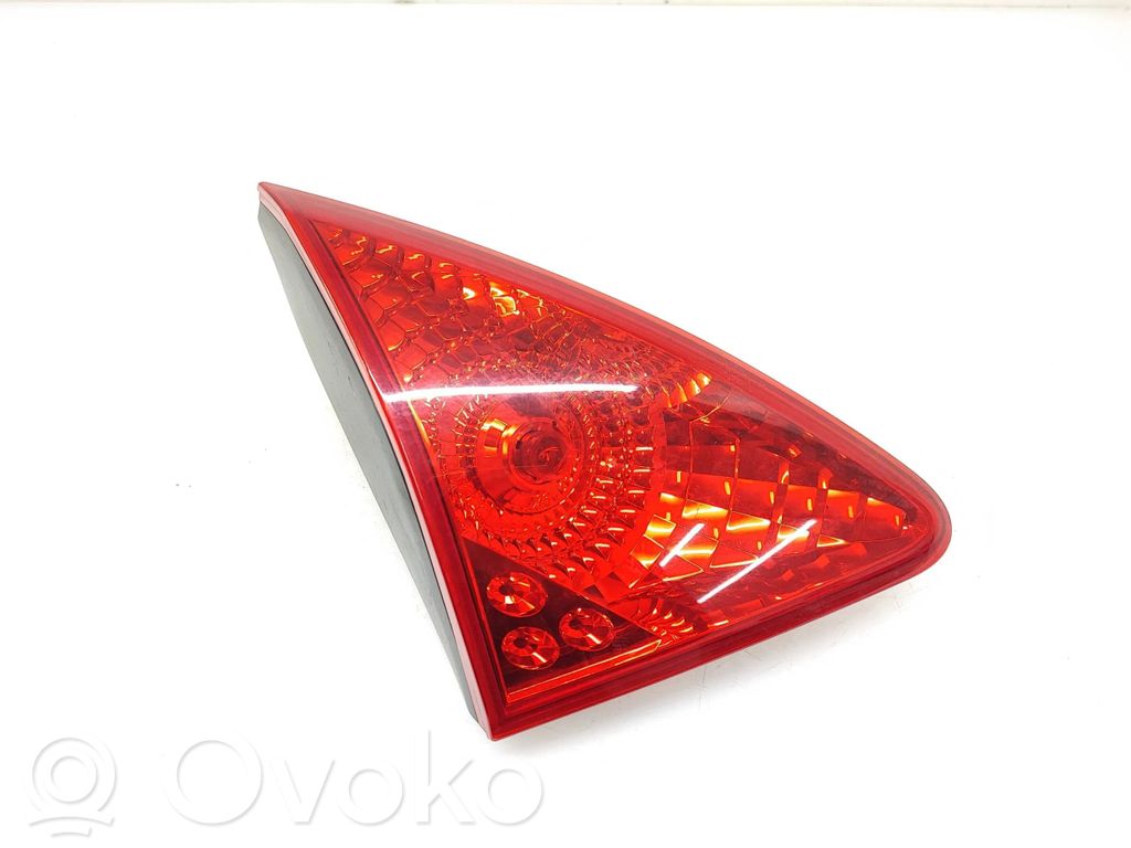 Lampy tylnej klapy bagażnika   9683461080