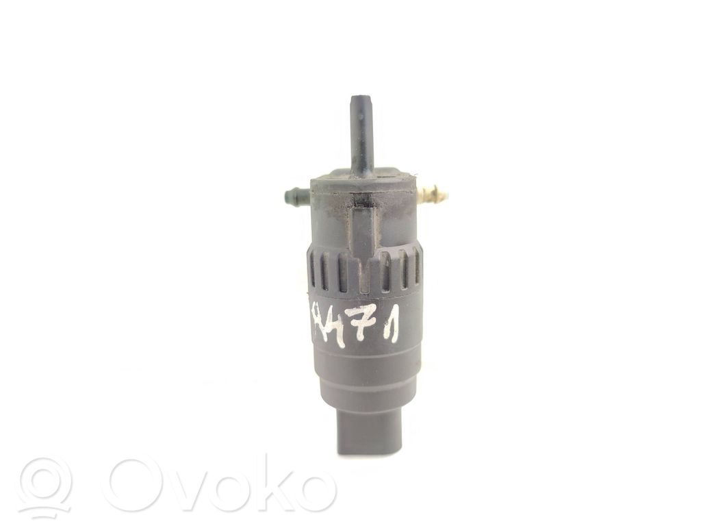 Volkswagen Caddy Windscreen/windshield washer pump 
